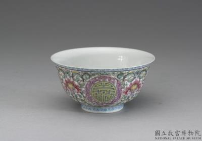 图片[2]-Bowl with shou (longevity) characters and floral decoration in falangcai enamels, Qing dynasty, Qianlong reign (1736-1795)-China Archive